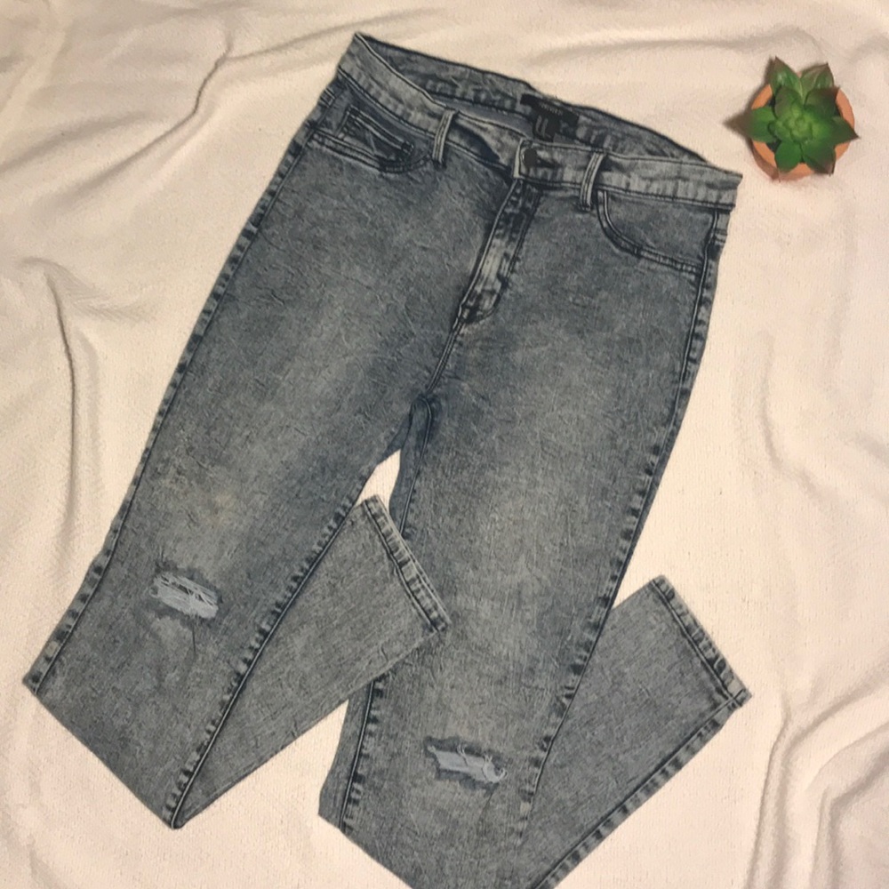 Forever 21 Bleach Washed Skinny Jeans Size 29
